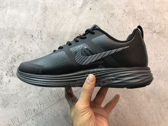 Nike男鞋 耐克頭層超纖皮 耐克登月男子運動休閒鞋  hdx13180